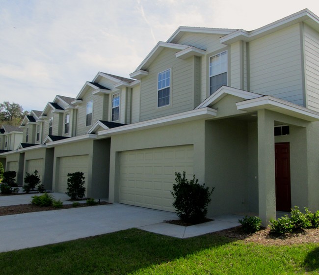 Front Elevation - 2008 Sophia Pl Townhome