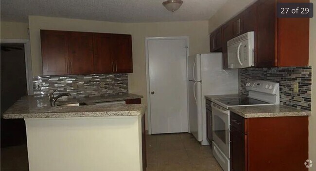 Building Photo - Spacious 2/2 Available for Move-In 9/1 Unit 1007 Rental