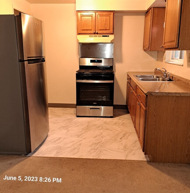 Kitchen with full size gas range - 3830 Lebanon Church Rd