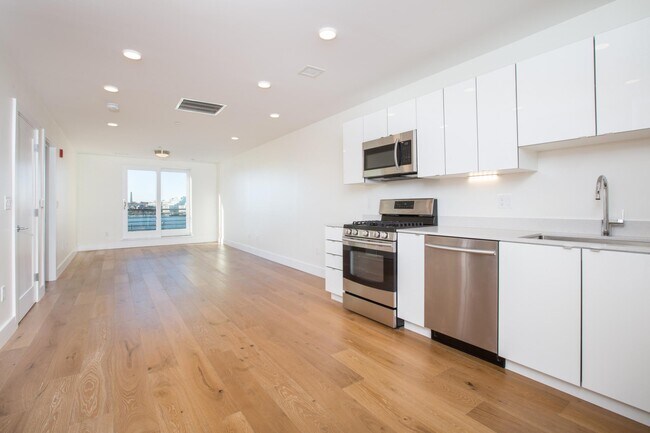 Kitchen/Living - 250 Meridian St Unidad 403