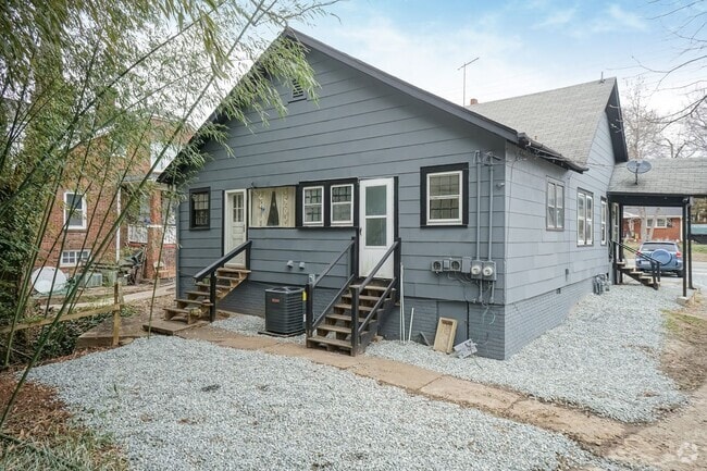 Building Photo - N Main St Duplex Unit 607 N Main St Rental