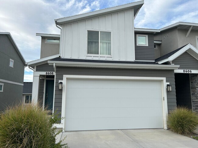 8608 W Bowie Dr