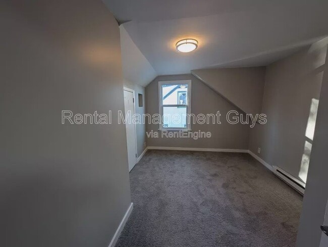 Photo - 1093 Breen St