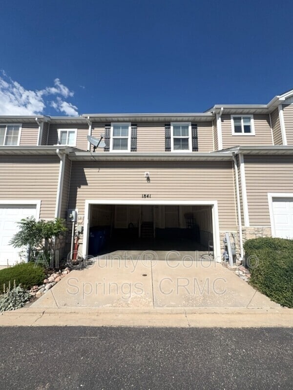1841 Reilly Grove
