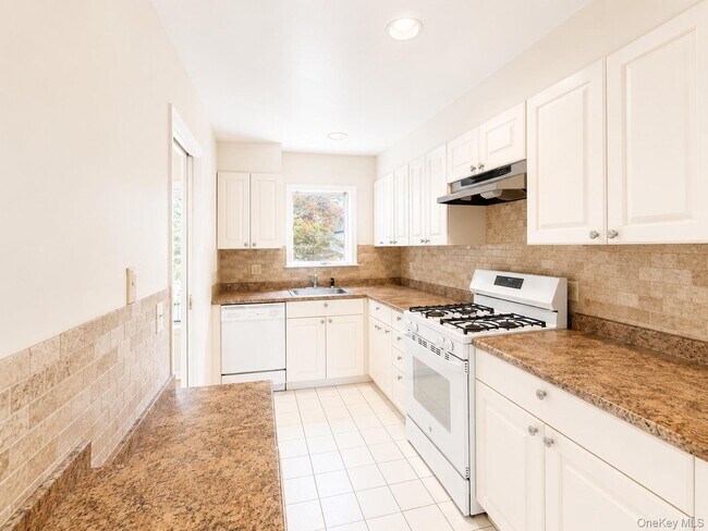 Photo - 6 Cornell Pl