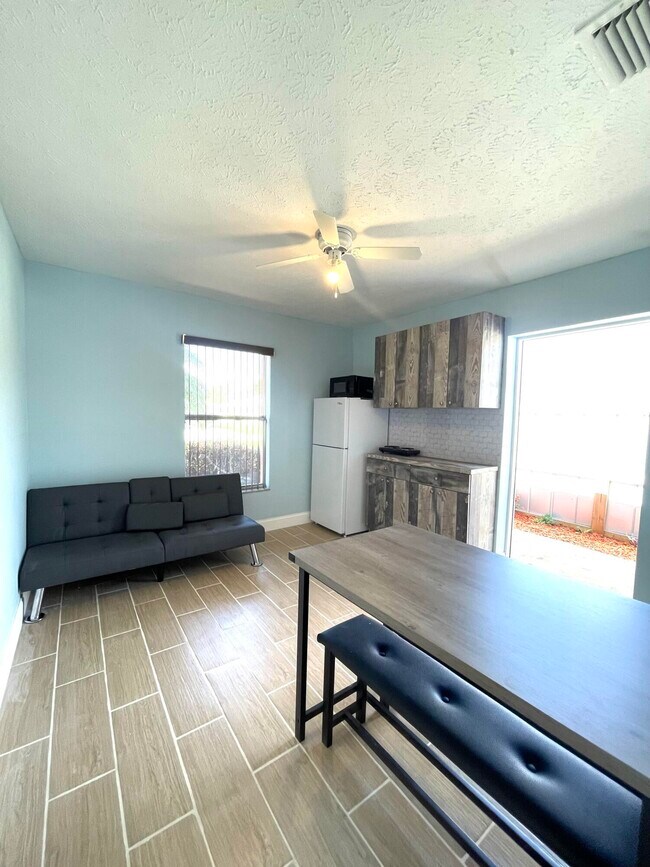 Photo - 5753 SE Mercedes Ave