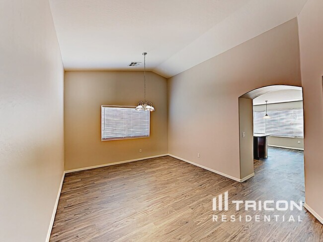 Photo - 2117 W Pickett Ct