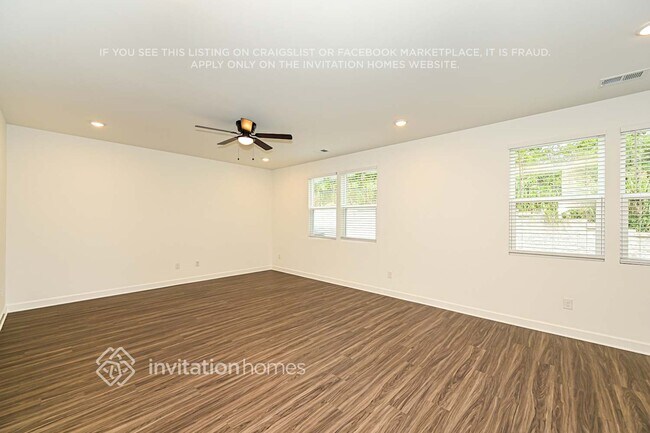 212 E Millbrook Dr