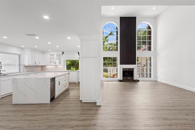 Photo - 4499 Woodfield Blvd