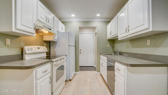 Photo - 30 Meadow Green Cir