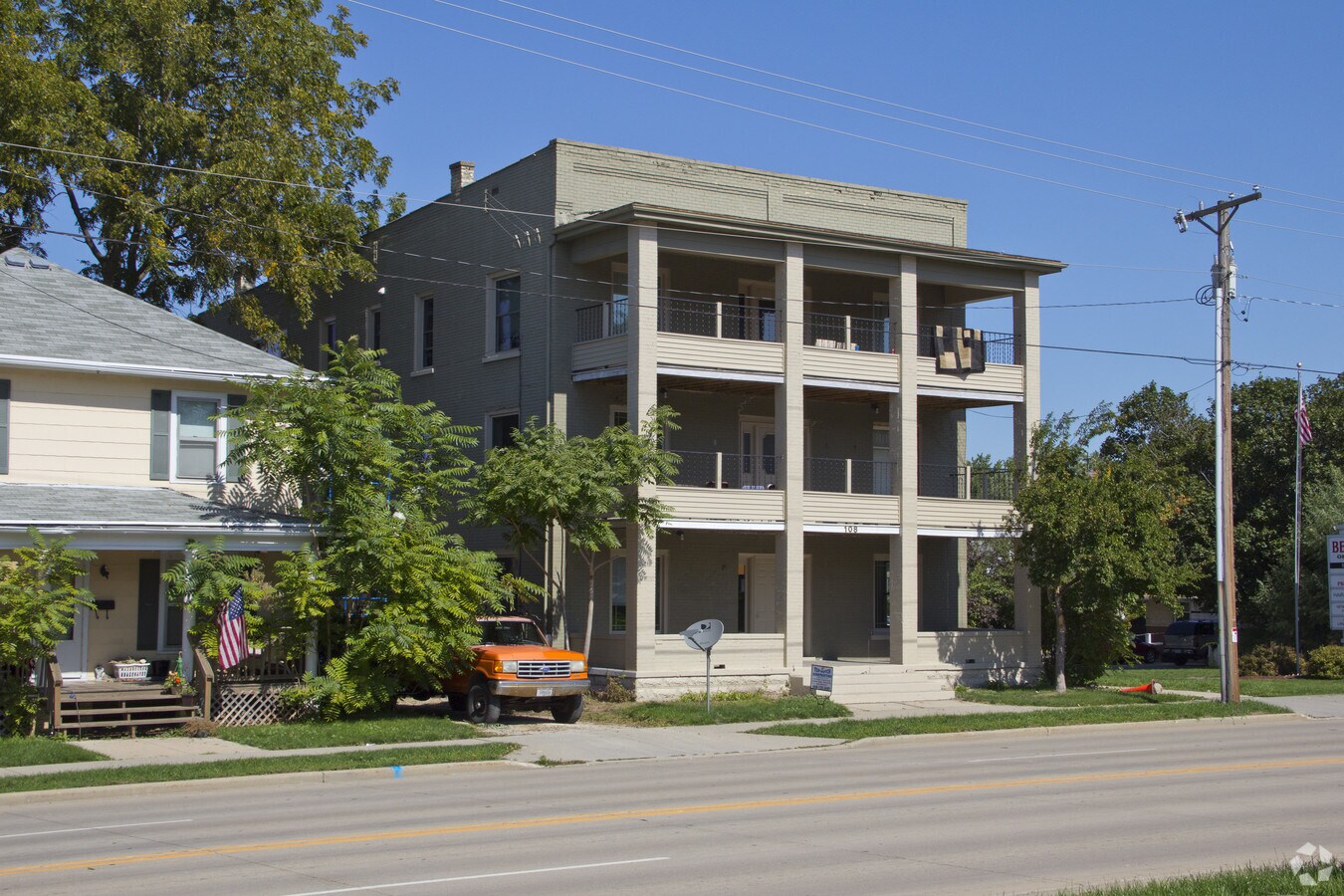 Photo - 108 N Main St Apartments
