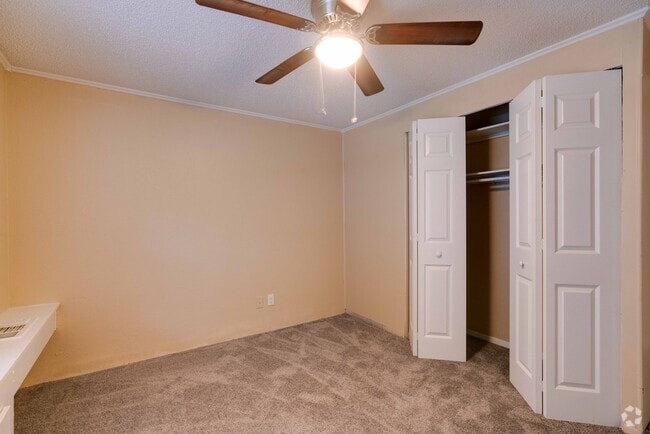 2BR, 1BA - 864SF