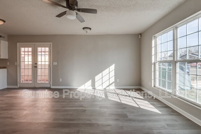 Photo - 4713 Love Dr