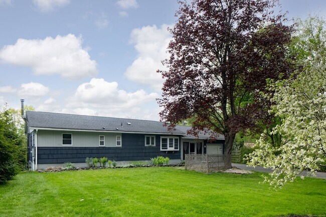 Photo - 30 Housatonic Ave