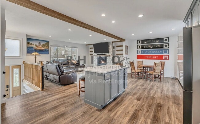 Photo - 9218 Laura Anne Wy.