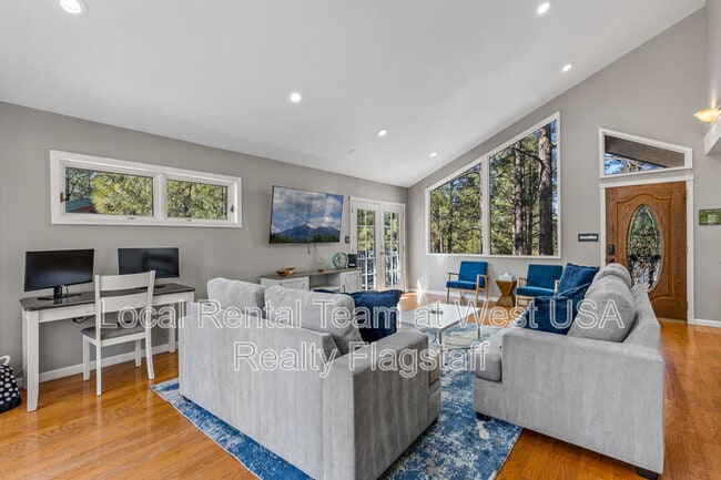 Photo - 1720 N Doral Way Casa