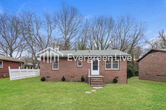 Building Photo - 904 Gordon St