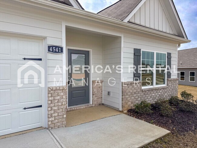 Photo - Your New Home Awaits in Hunter's Point at Innsbrooke in Pinson, AL! Available to View Now!!!