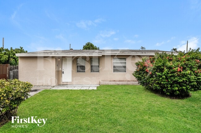 Building Photo - 4951 SW 16th St
