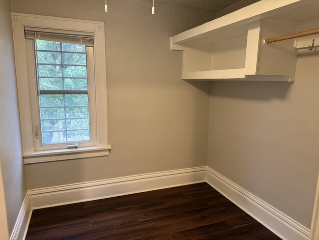 Office View 1 - 427 19th Ave NE Unit 2