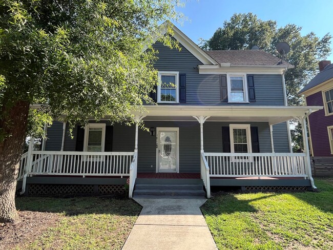 Building Photo - Charming 3BD, 2BA Durham Home with Large Yard Located Only 5 Minutes from Downtown Durham