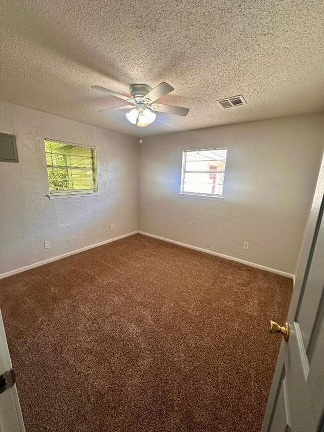 Photo - 1912 NW Hoover Ave Unidad 2