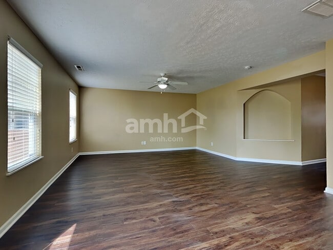 Photo - 111 Covey Pl