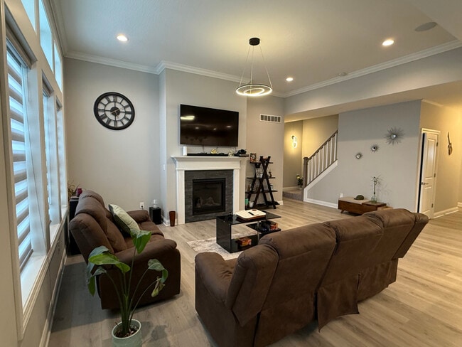 Photo - 391 Village Ln