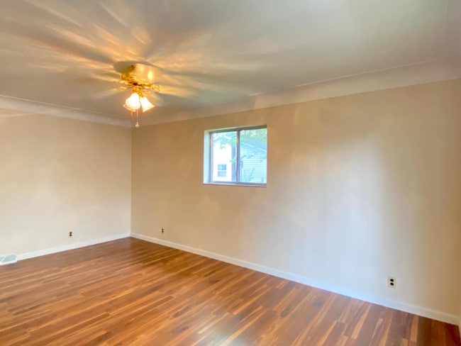 Photo - 727 Lebanon Ave