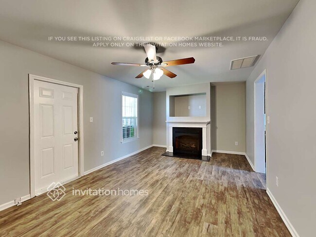121 Blackthorne Ct