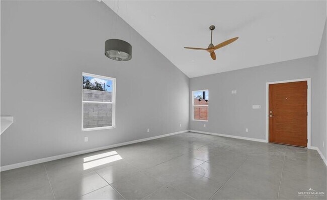 Photo - 8 Oriole Rd Unit 1