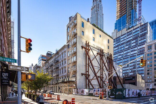 Photo - 57 Warren St