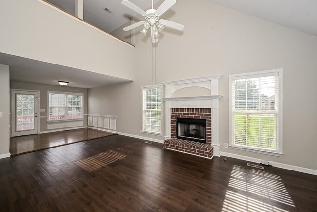 Photo - 2910 Iona Dr