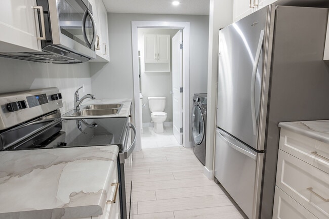 Photo - 1451 Cherniak Way SW