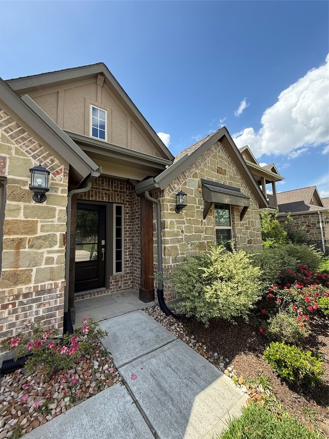 Building Photo - 1562 Ancient Oak Ln