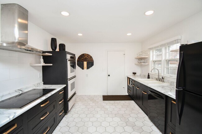 Photo - Stylish Furnished Duplex with Modern Finis...