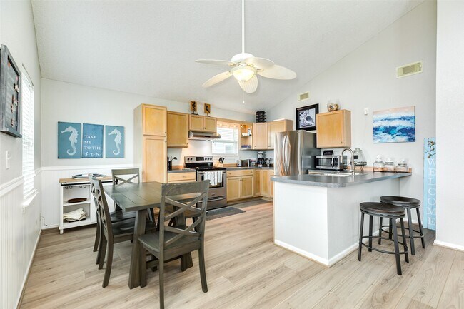 Photo - 16614 Bermuda Way