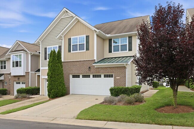 Photo - 7215 Ladbrooke St