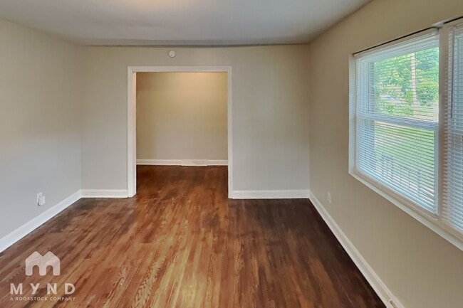 Photo - 5201 Pinebrook Dr
