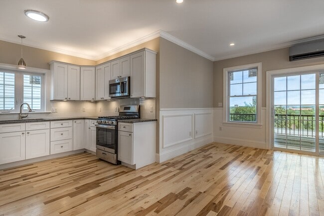 Photo - 172 Bigelow St Unit 1