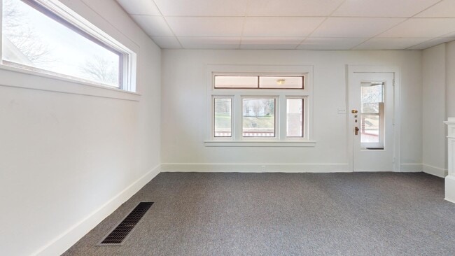 Photo - 109 W Ely St