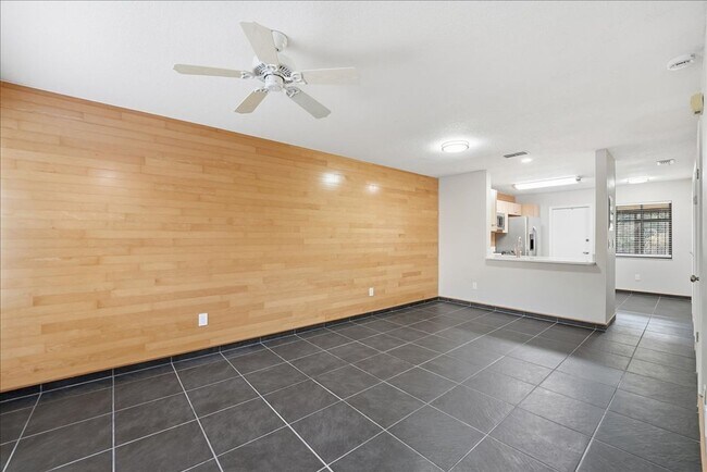 Photo - 295 Sandlewood Trail