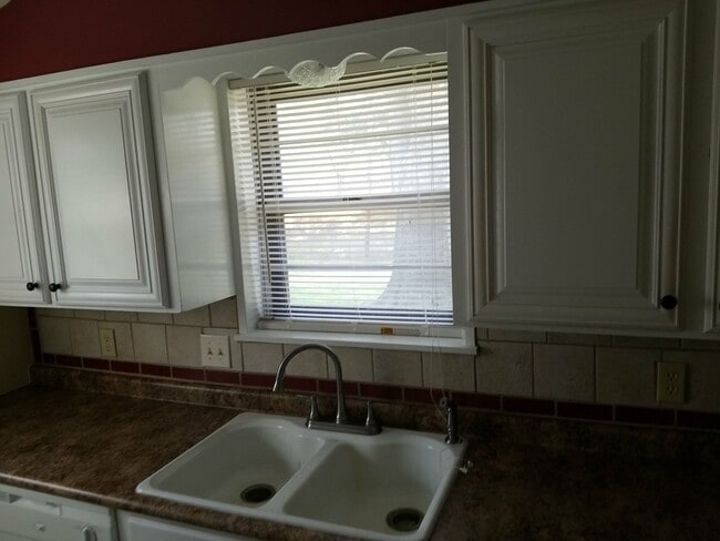 Photo - 918 Villa Ln
