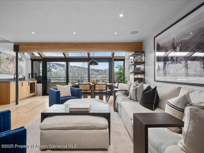 Photo - 100 N 8th St