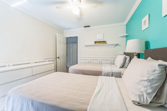 Photo - 2924 NW 69th Ct