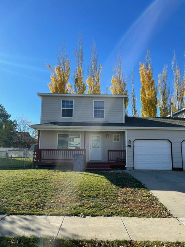 Photo - 3 Bedroom 2 Bathroom Centrally Located Tow...