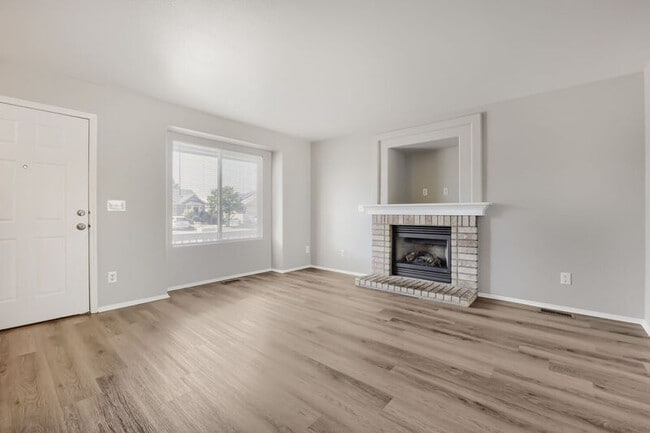 Photo - 5632 Marabou Way