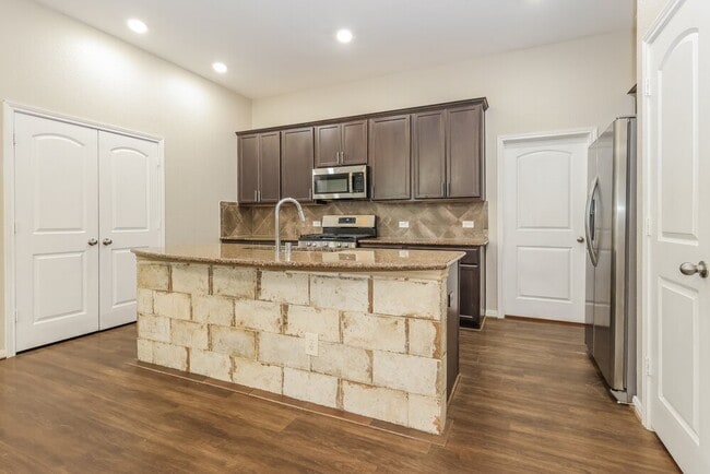 320 Terra Vis Cir