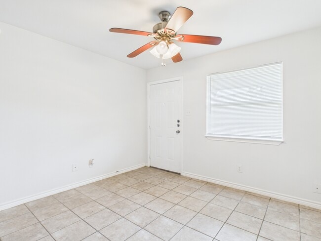 1900 Finfeather Rd