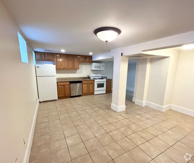 Building Photo - 1568 Tremont St Unit 1 Rental